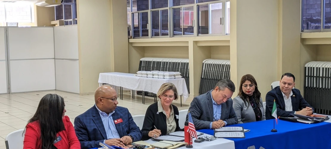 Signing of an agreement between SEC Sonora and Borderlands Education Center