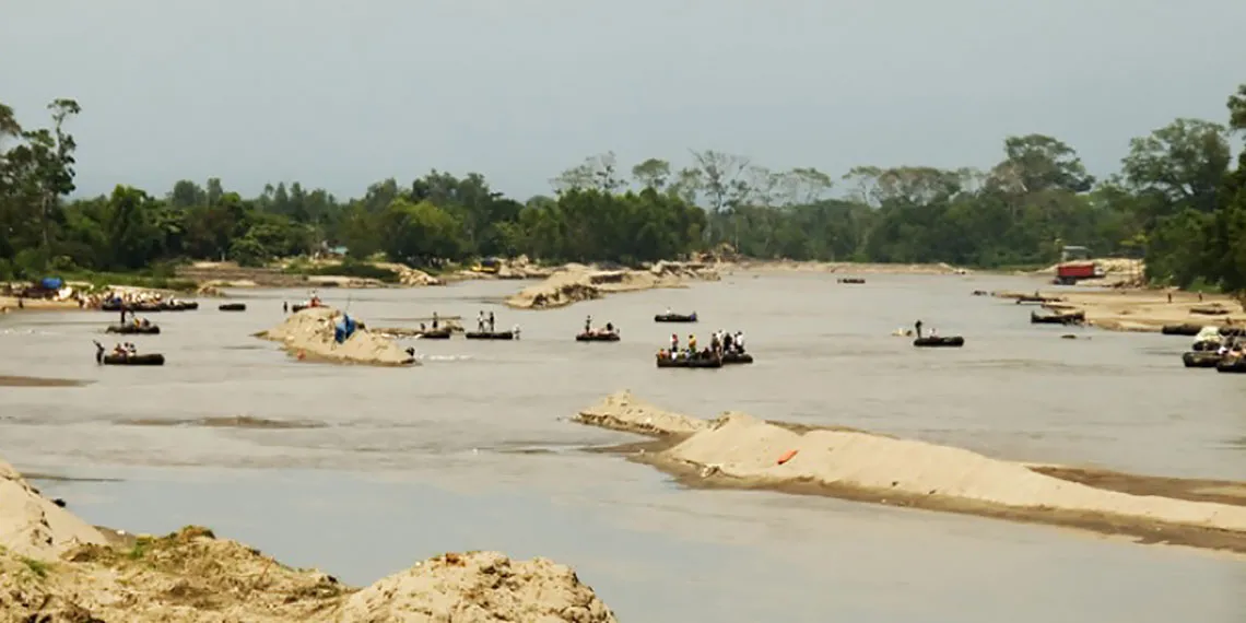 Migrants crossing the Suchiate River on the Mexico-Guatemala border